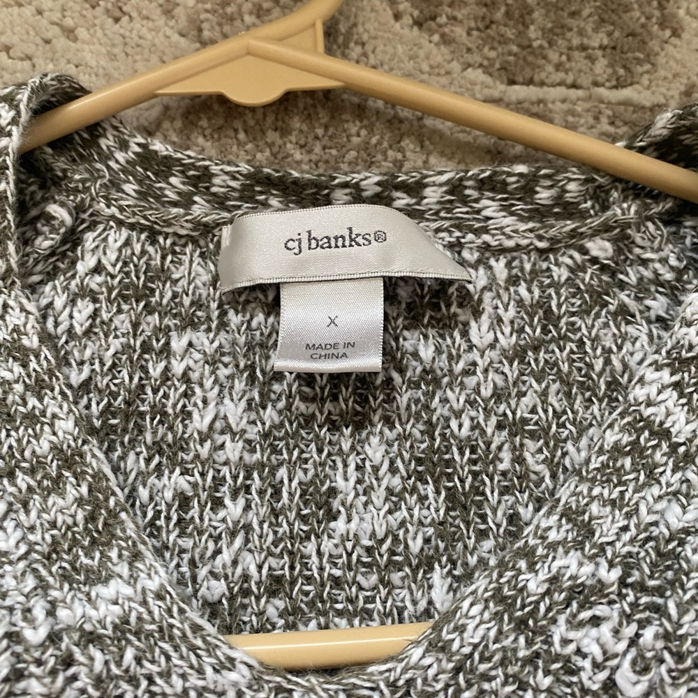 Sweater - Picture 3 of 4